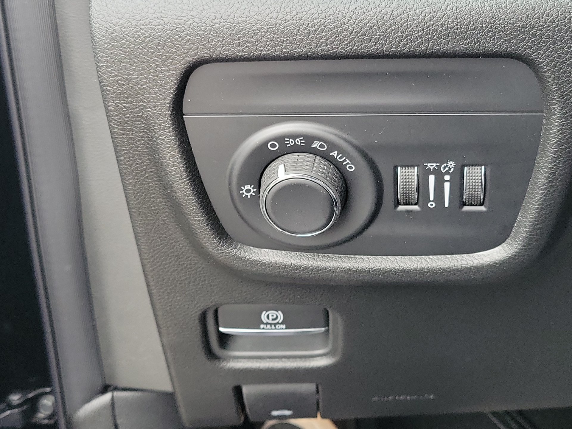New 2026 Jeep Grand Cherokee Altitude RWD image 8