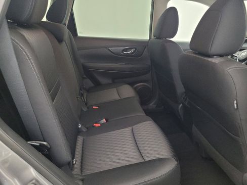 Used 2018 Nissan Rogue SV image 19