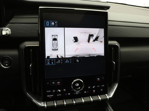 Used 2024 GMC Acadia AT4 w/ Luxury Package image 26