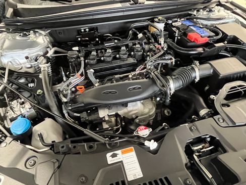 Used 2025 Honda Accord SE image 10