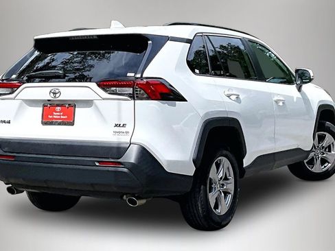 Used 2022 Toyota RAV4 XLE FWD image 5
