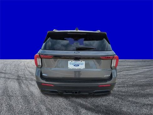 Certified 2025 Ford Explorer ST-Line w/ ST-Line Street Pack image 5