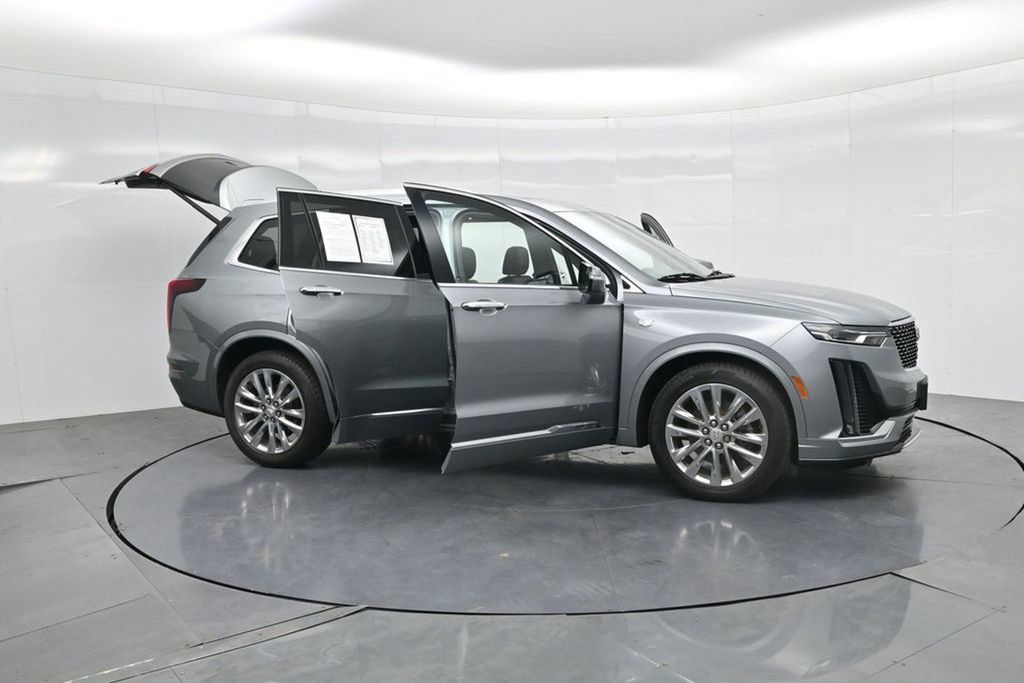 Used 2023 Cadillac XT6 Premium Luxury FWD image 38