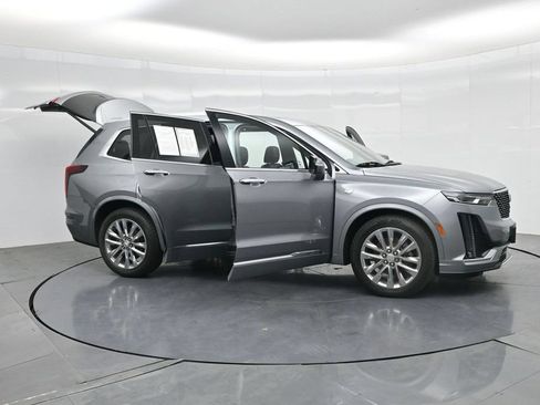 Used 2023 Cadillac XT6 Premium Luxury FWD image 38