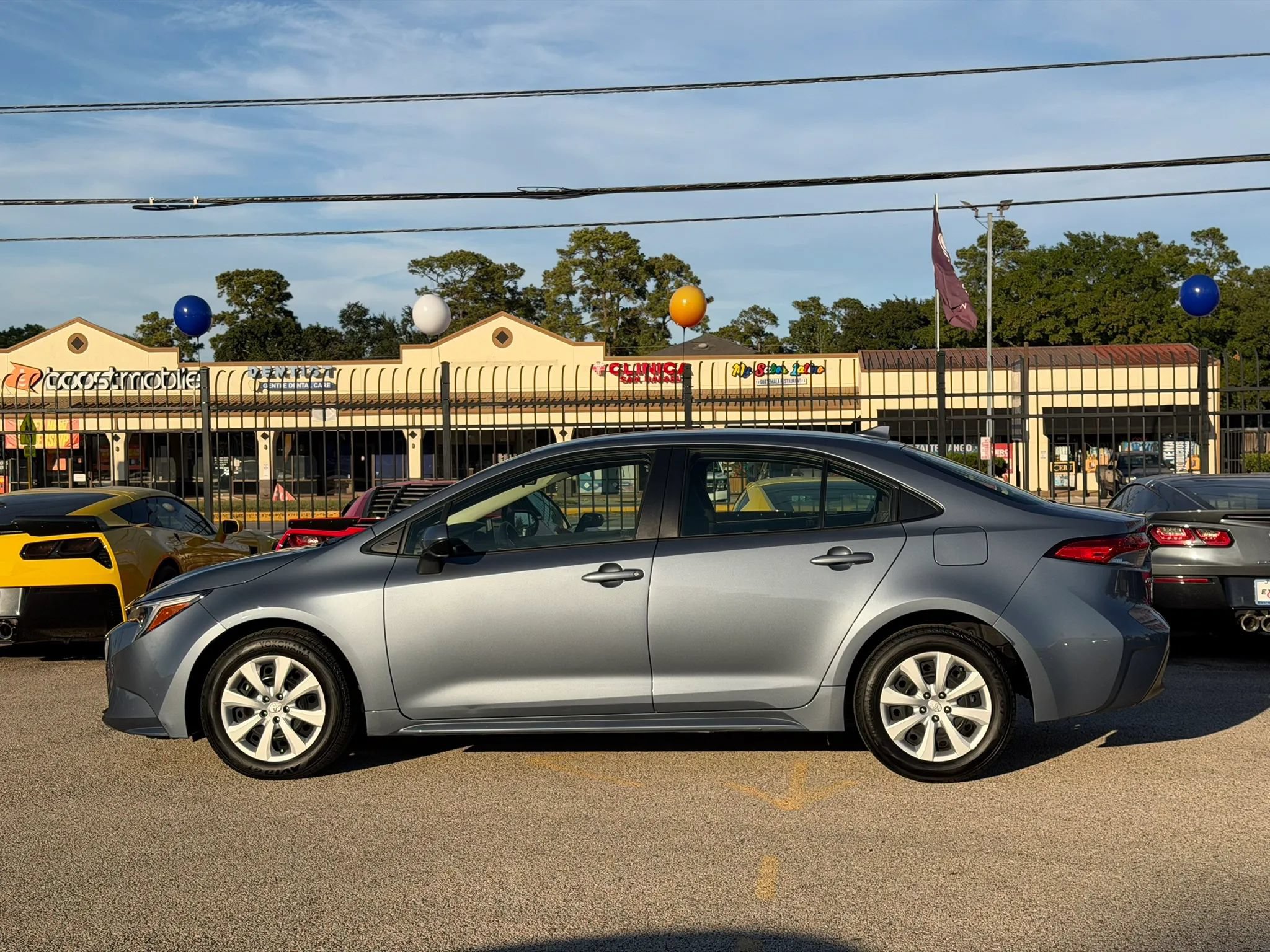 Used 2025 Toyota Corolla LE FWD image 8
