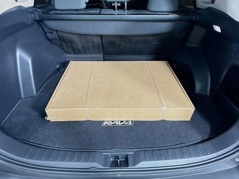 Certified 2022 Toyota RAV4 XLE image 24