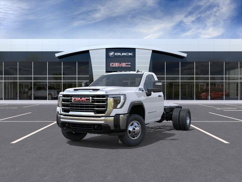 New 2026 GMC Sierra 3500 Pro w/ Convenience Package AWD/4WD image 32
