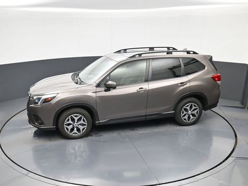 Used 2023 Subaru Forester Premium AWD/4WD image 28