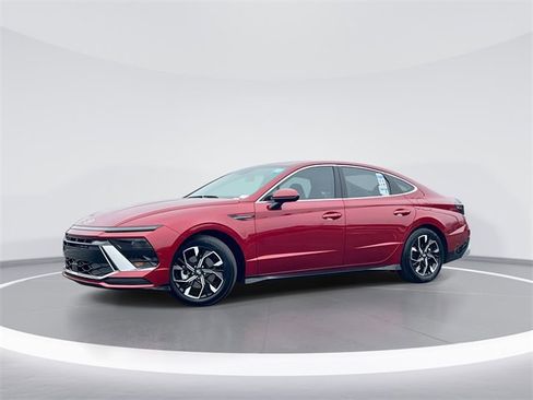 Certified 2025 Hyundai Sonata SEL image 1