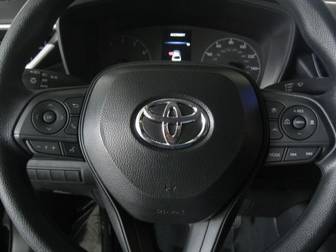 Used 2025 Toyota Corolla LE image 12