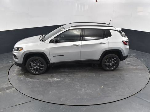 New 2026 Jeep Compass Latitude AWD/4WD image 36
