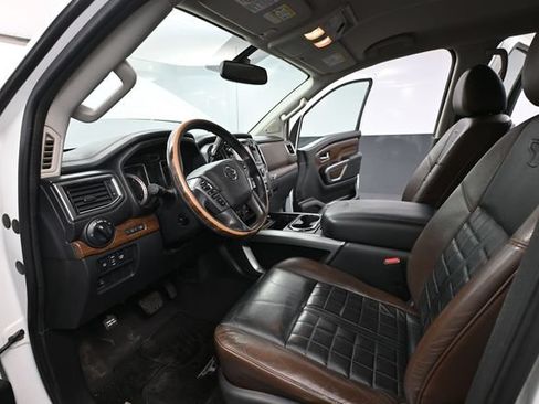 Used 2017 Nissan Titan Platinum Reserve AWD/4WD image 21