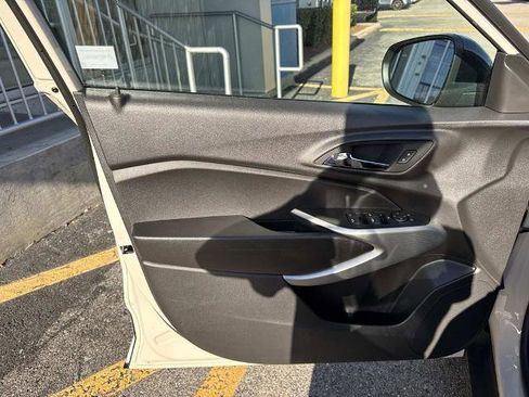 New 2026 Chevrolet Trax RS w/ Sunroof Package FWD image 13