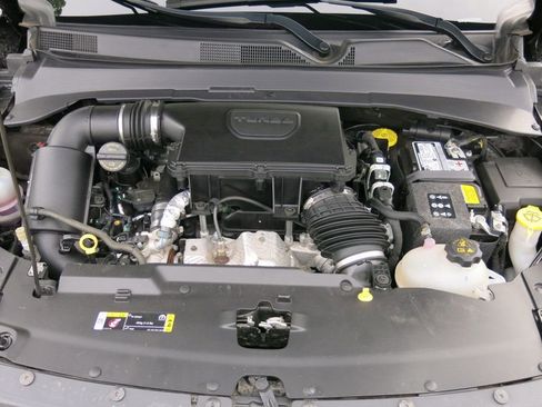 Used 2024 Jeep Compass Latitude AWD/4WD image 37