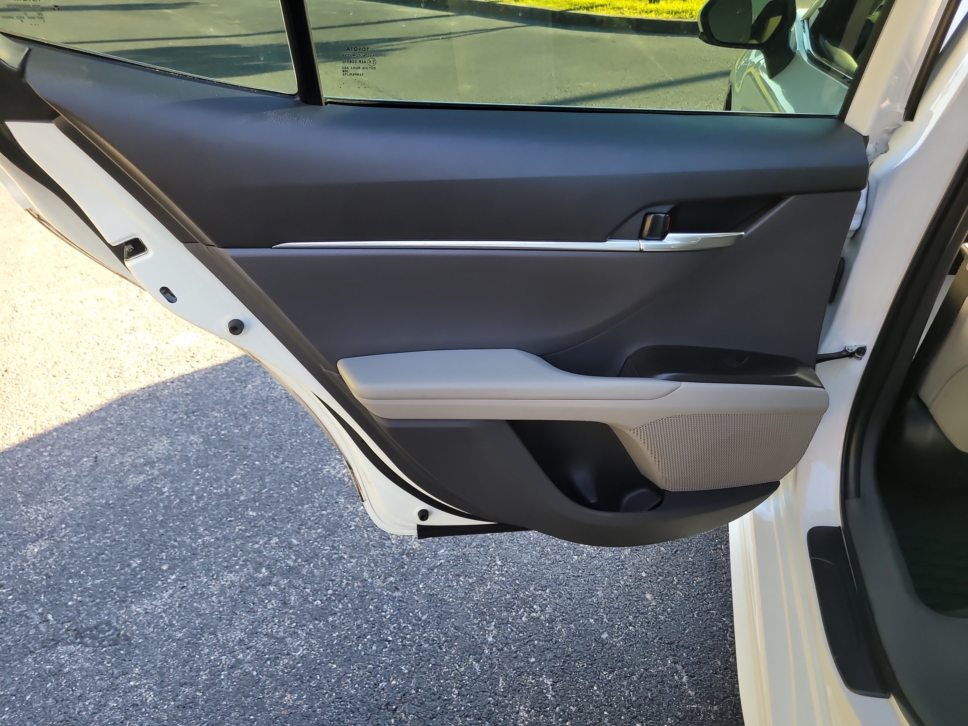 Used 2023 Toyota Camry SE FWD image 9