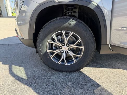 New 2026 GMC Acadia AT4 w/ Luxury Package image 31