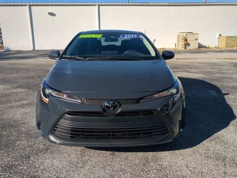 Used 2025 Toyota Corolla LE image 9