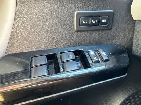 Used 2016 Toyota RAV4 Limited AWD/4WD image 14