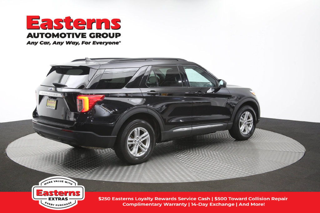 Used 2023 Ford Explorer XLT AWD/4WD image 44