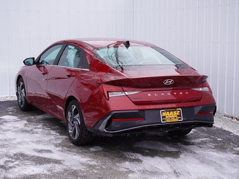 Used 2024 Hyundai Elantra SEL w/ Convenience Package image 4