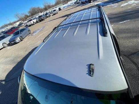 Used 2006 GMC Yukon XL SLT w/ SLT Preferred Equipment Group image 10