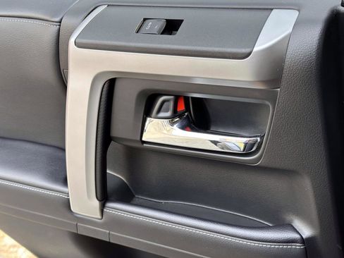 Used 2022 Toyota 4Runner SR5 image 21