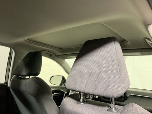 Used 2019 Toyota RAV4 XLE AWD/4WD image 2