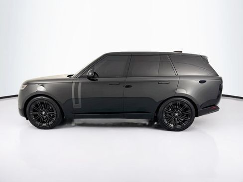 Used 2025 Land Rover Range Rover SE AWD/4WD image 8