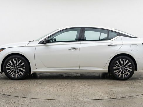 Used 2025 Nissan Altima 2.5 SV image 5