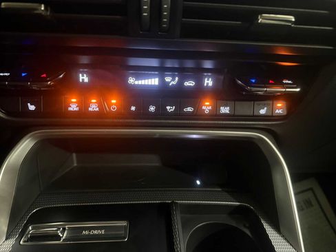 Certified 2025 MAZDA CX-90 3.3 Turbo w/ Preferred Package image 34