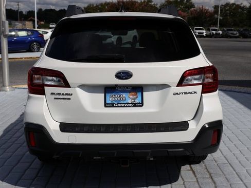 Used 2018 Subaru Outback 2.5i Premium image 4