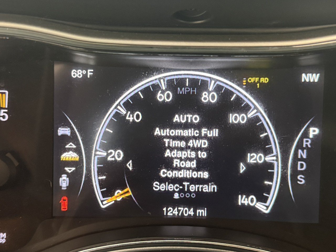 Used 2014 Jeep Grand Cherokee Overland w/ Advanced Technology Group AWD/4WD image 19