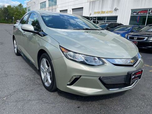 Used 2017 Chevrolet Volt LT w/ Comfort Package FWD image 41