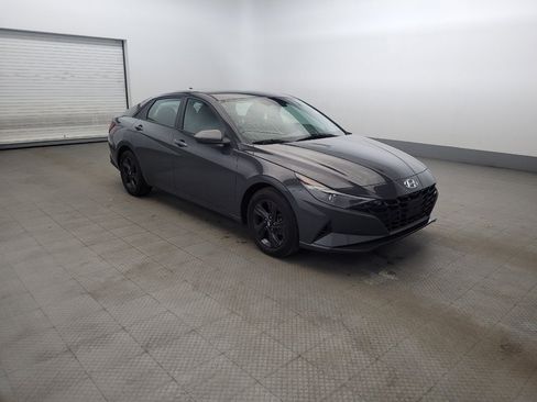 Used 2023 Hyundai Elantra SEL image 13
