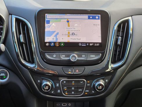 Used 2024 Chevrolet Equinox Premier AWD/4WD image 19