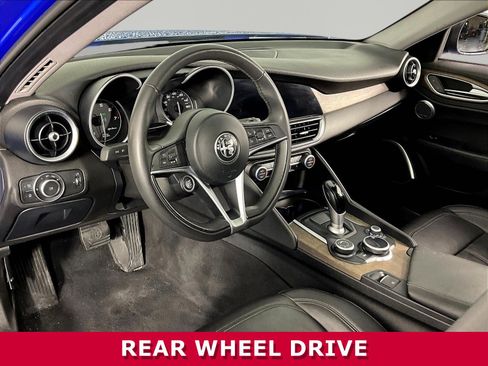 Used 2019 Alfa Romeo Giulia Ti w/ Nero Edizione RWD image 17