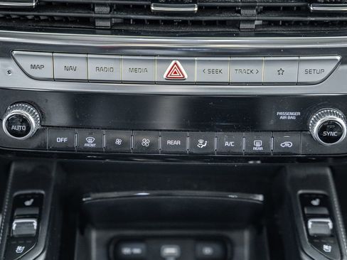 Used 2022 Kia Telluride SX w/ SX Prestige Package image 26