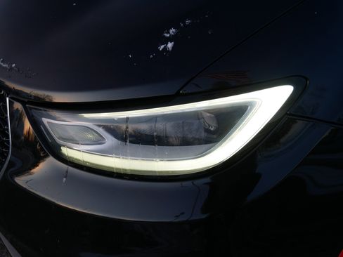 Used 2023 Chrysler Pacifica Limited image 16