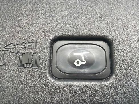 Used 2024 Lincoln Nautilus Premier w/ Equipment Group 102A AWD/4WD image 11