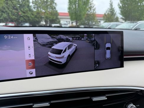 Used 2026 Genesis GV70 2.5T Advanced image 33