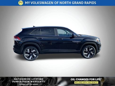 New 2026 Volkswagen Atlas Cross Sport SE image 23
