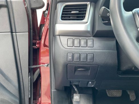 Used 2015 Toyota Highlander XLE AWD/4WD image 16