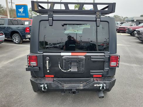 Used 2016 Jeep Wrangler Rubicon w/ Power Convenience Group image 8