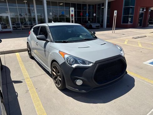 Used 2014 Hyundai Veloster Turbo R-Spec FWD image 9