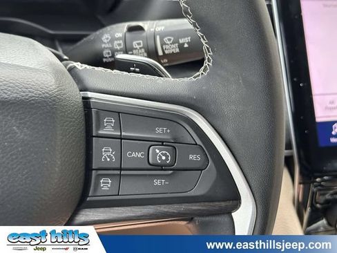 Certified 2023 Jeep Grand Cherokee Limited AWD/4WD image 33