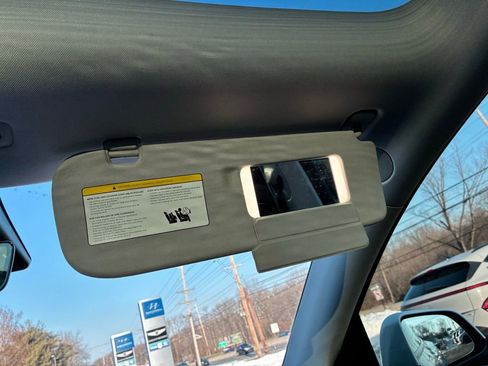 Used 2021 Tesla Model Y Long Range image 41