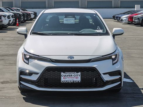 New 2026 Toyota Corolla SE image 2