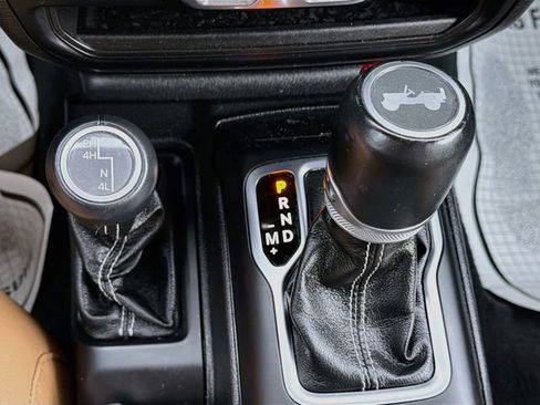Used 2021 Jeep Wrangler Unlimited Sahara AWD/4WD image 25