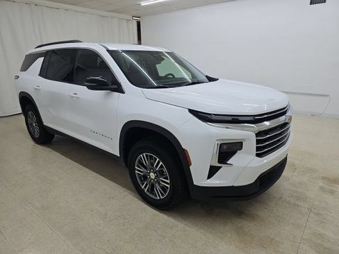 Used 2025 Chevrolet Traverse LT AWD/4WD image 12