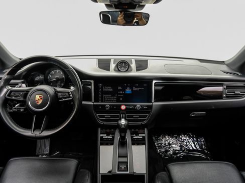 Used 2023 Porsche Macan AWD/4WD image 19